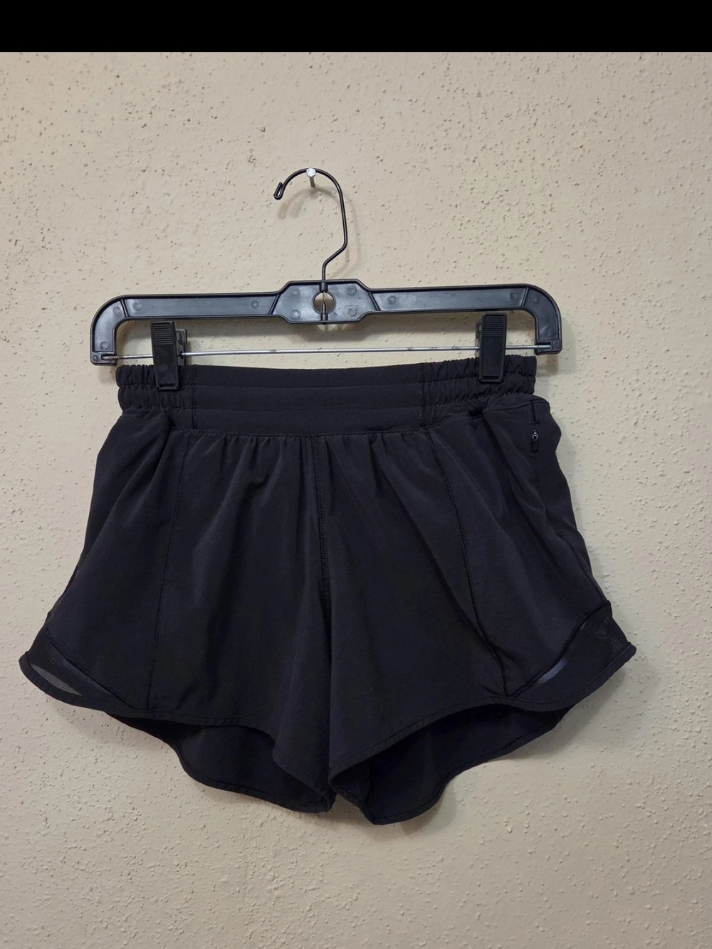 Lululemon Shorts Women's 6 Athletic Shorts